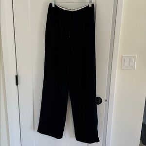Aritzia Black Effortless Pant Sz 6